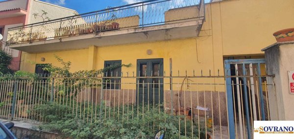 casa indipendente in vendita a Palermo in zona Chiavelli