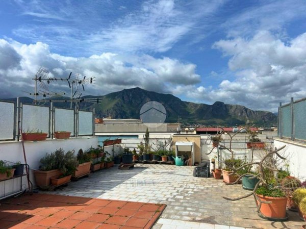appartamento in vendita a Palermo in zona Acqua dei Corsari