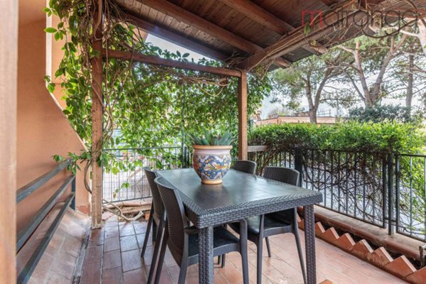 casa indipendente in vendita a Palermo in zona San Lorenzo