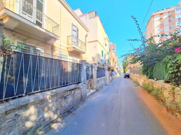 appartamento in vendita a Palermo in zona San Lorenzo