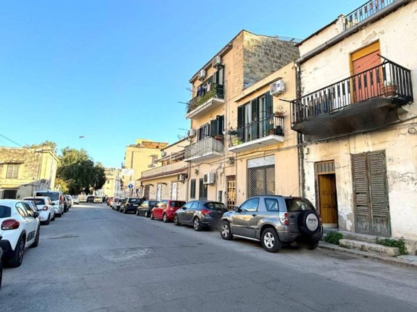 intera palazzina in vendita a Palermo in zona Malaspina/Palagonia