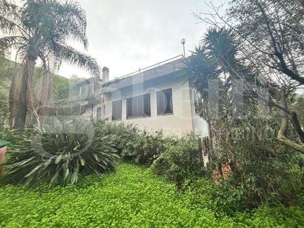 appartamento in vendita a Palermo in zona Mondello