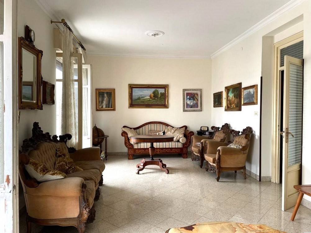 appartamento in vendita a Palermo in zona Zisa