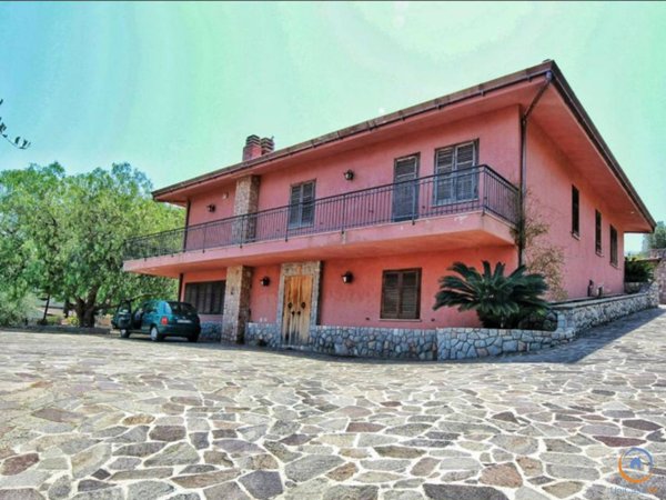 casa indipendente in vendita a Palermo in zona Tommaso Natale