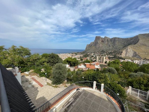 casa indipendente in vendita a Palermo in zona Sferracavallo