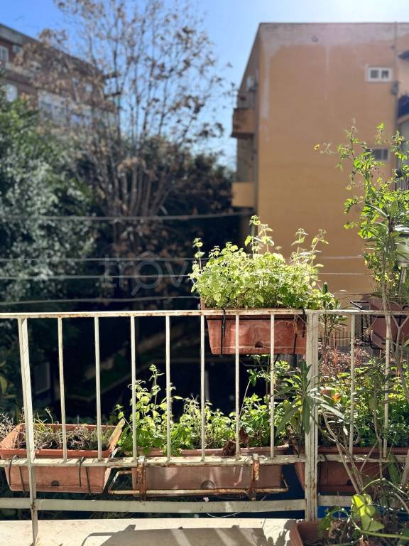 appartamento in vendita a Palermo in zona Malaspina/Palagonia