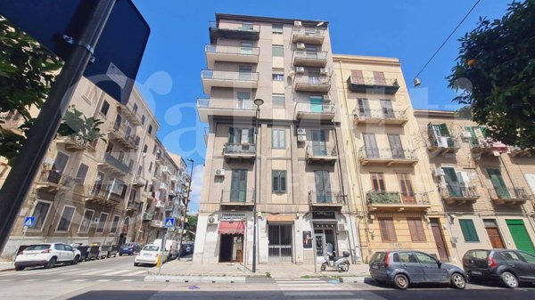 appartamento in vendita a Palermo in zona Montegrappa / Santa Rosalia