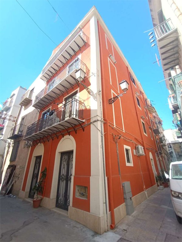 casa indipendente in vendita a Palermo in zona Centro storico