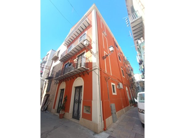 casa indipendente in vendita a Palermo in zona Centro storico