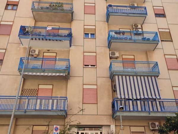 appartamento in vendita a Palermo in zona Montegrappa / Santa Rosalia