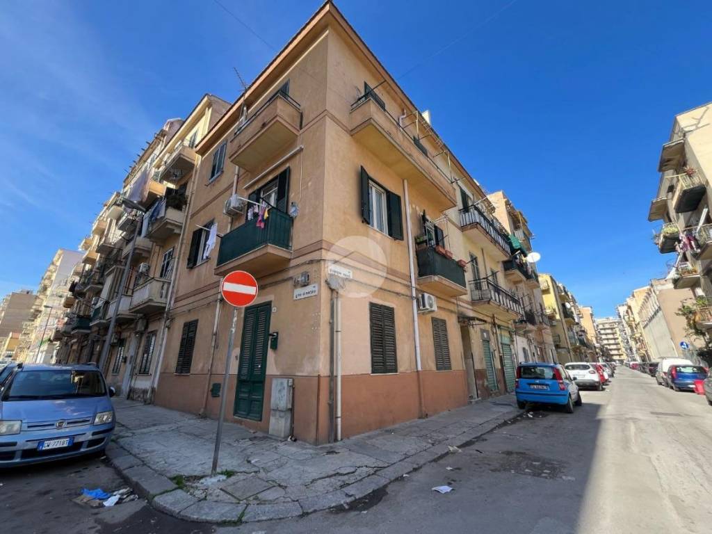 appartamento in vendita a Palermo in zona Malaspina/Palagonia