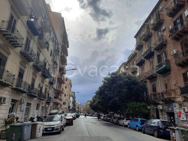 appartamento in vendita a Palermo in zona Malaspina/Palagonia