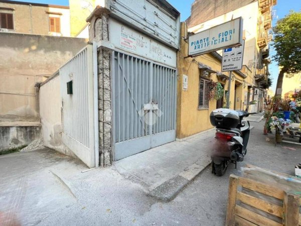 locale di sgombero in vendita a Palermo in zona Oreto