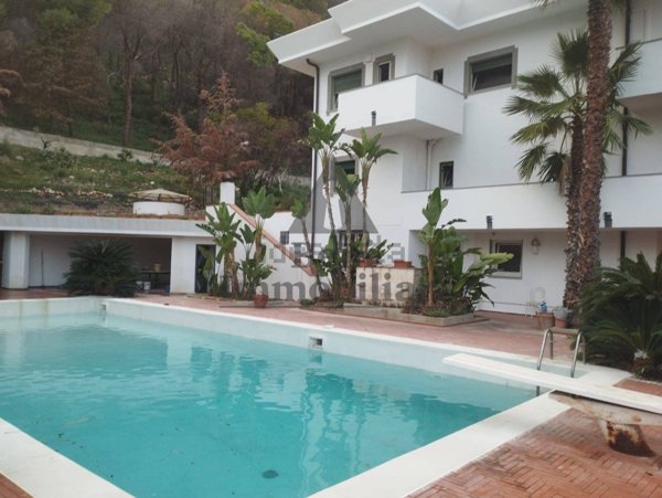 casa indipendente in vendita a Palermo in zona Mondello