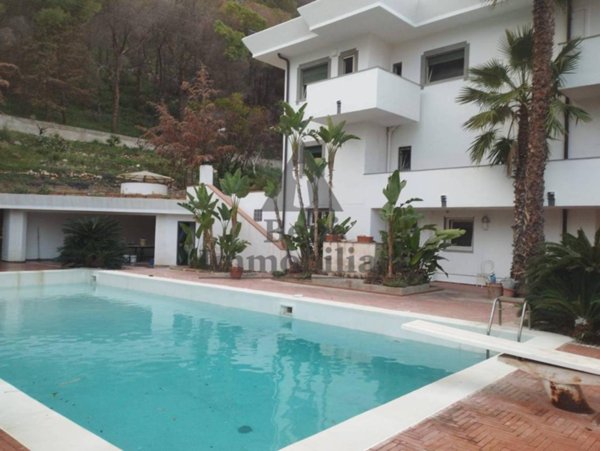 casa indipendente in vendita a Palermo in zona Tommaso Natale