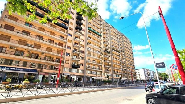 appartamento in vendita a Palermo in zona Malaspina/Palagonia