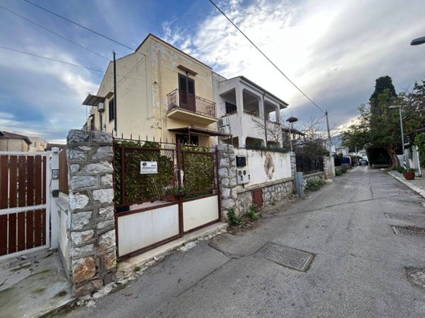 appartamento in vendita a Palermo in zona Tommaso Natale
