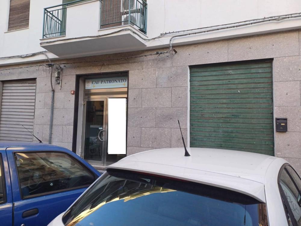locale di sgombero in vendita a Palermo in zona Zisa