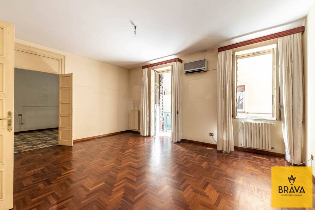 appartamento in vendita a Palermo in zona Politeama