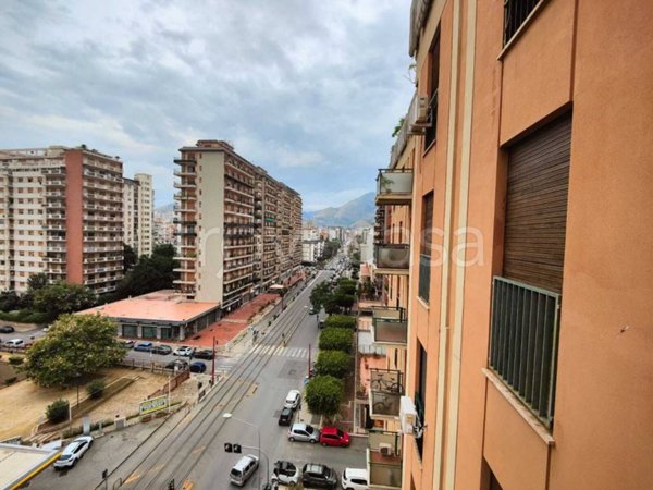 appartamento in vendita a Palermo in zona Malaspina/Palagonia