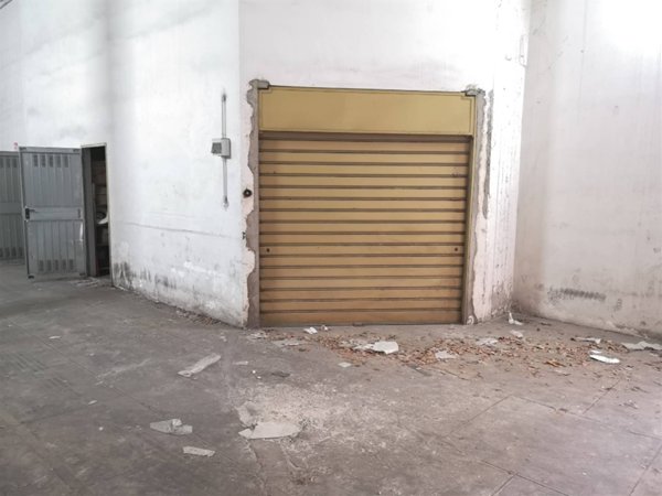 locale di sgombero in vendita a Palermo