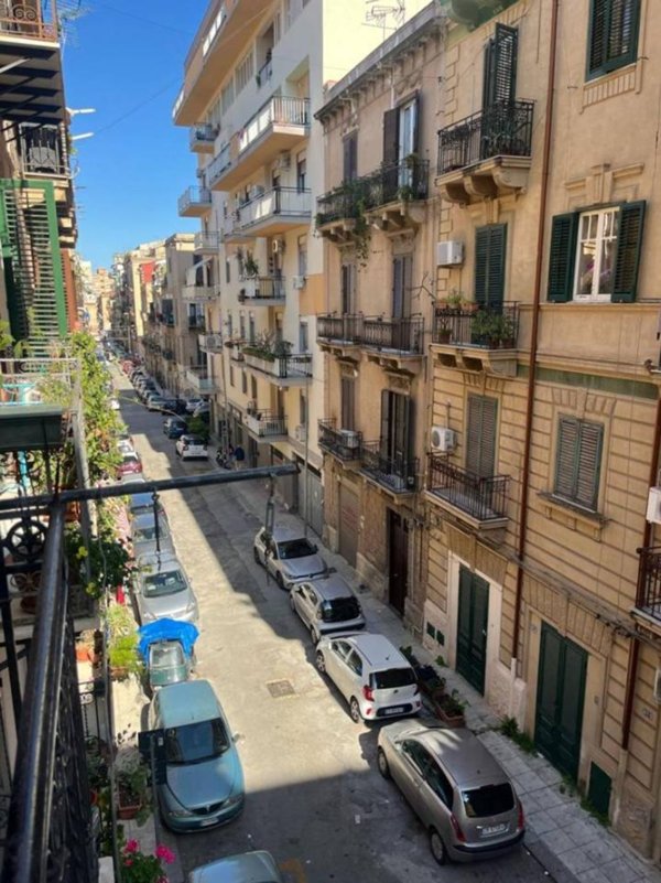 appartamento in vendita a Palermo in zona Zisa