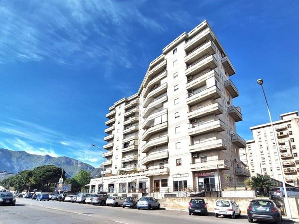 appartamento in vendita a Palermo in zona Villagrazia/Falsomiele