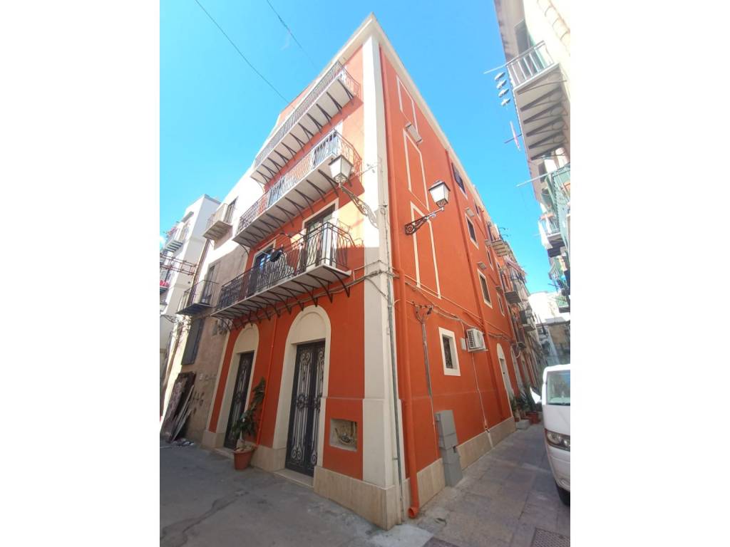 intera palazzina in vendita a Palermo in zona Centro storico