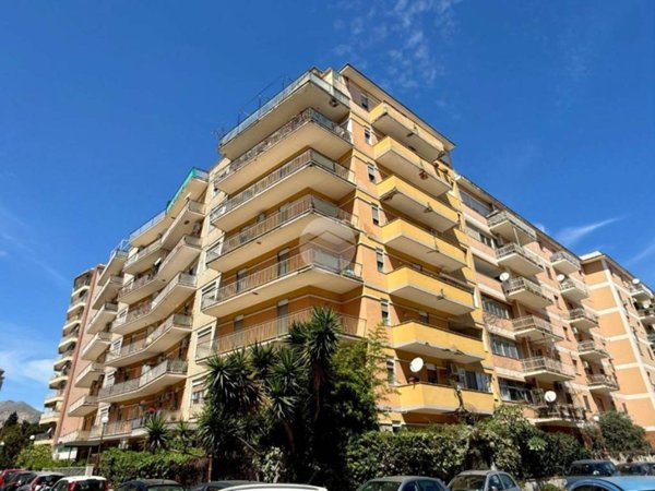 appartamento in vendita a Palermo in zona Malaspina/Palagonia