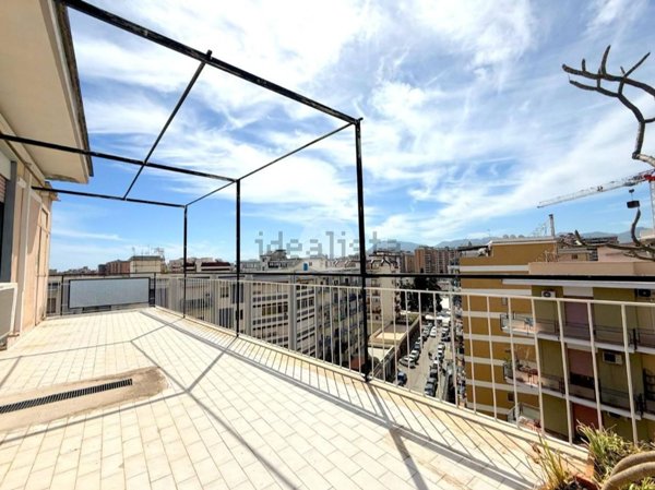 appartamento in vendita a Palermo in zona Malaspina/Palagonia