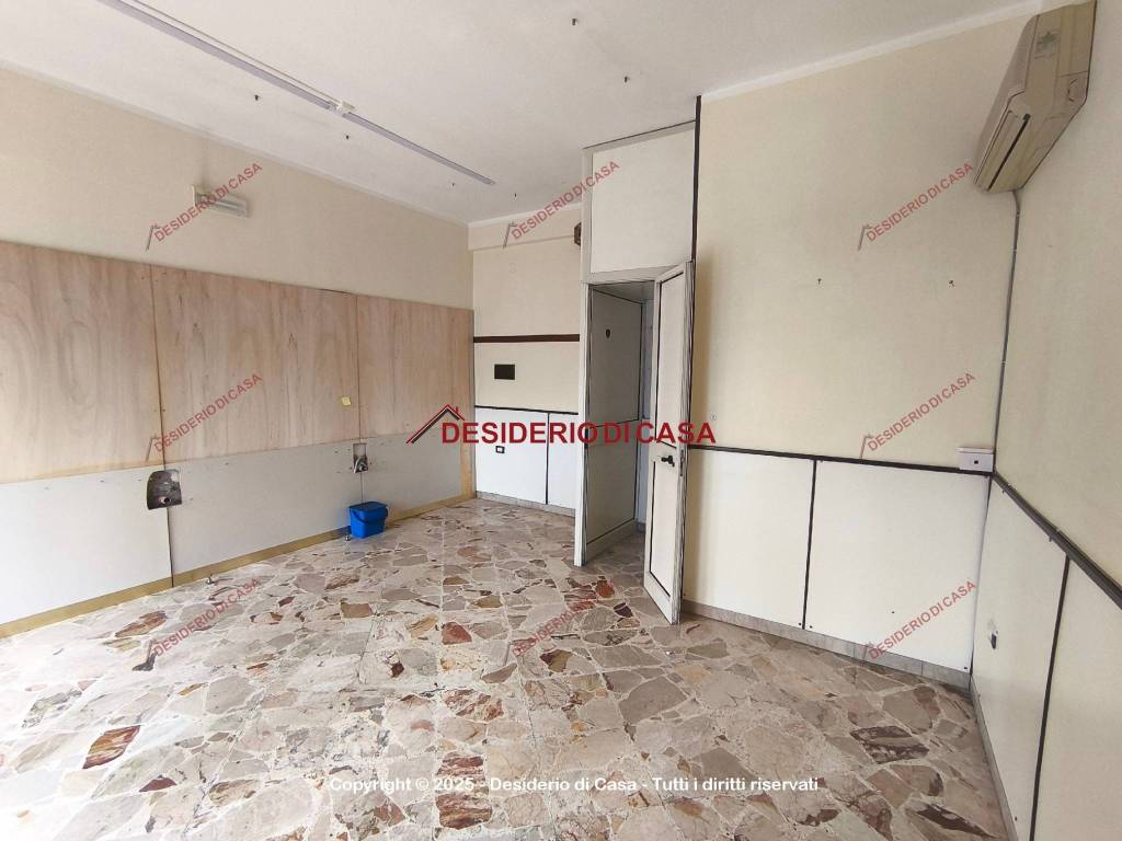 negozio in vendita a Palermo in zona Resuttana