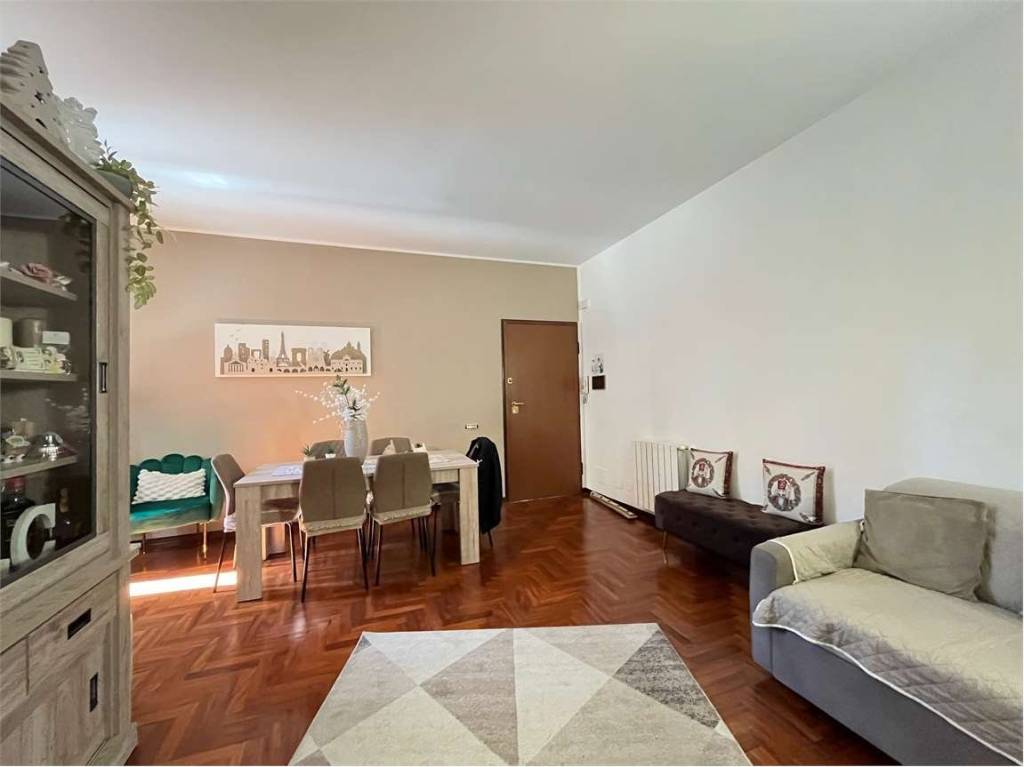 appartamento in vendita a Palermo in zona Montegrappa / Santa Rosalia