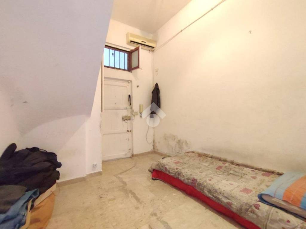 appartamento in vendita a Palermo in zona Malaspina/Palagonia
