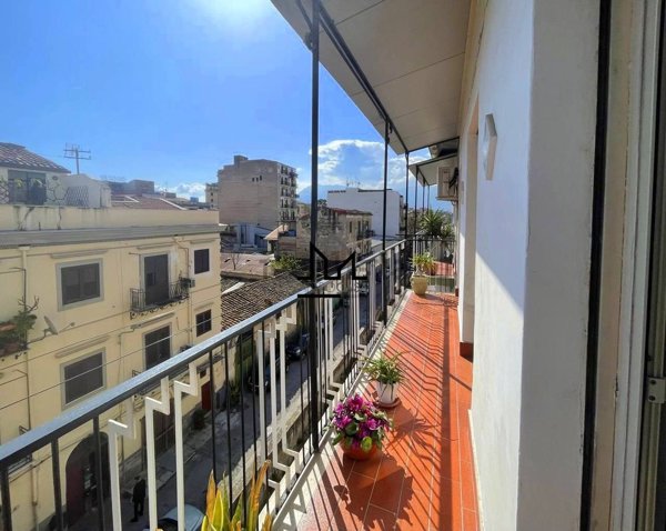 appartamento in vendita a Palermo in zona Zisa