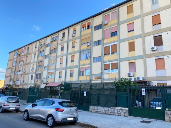 appartamento in vendita a Palermo in zona Zisa