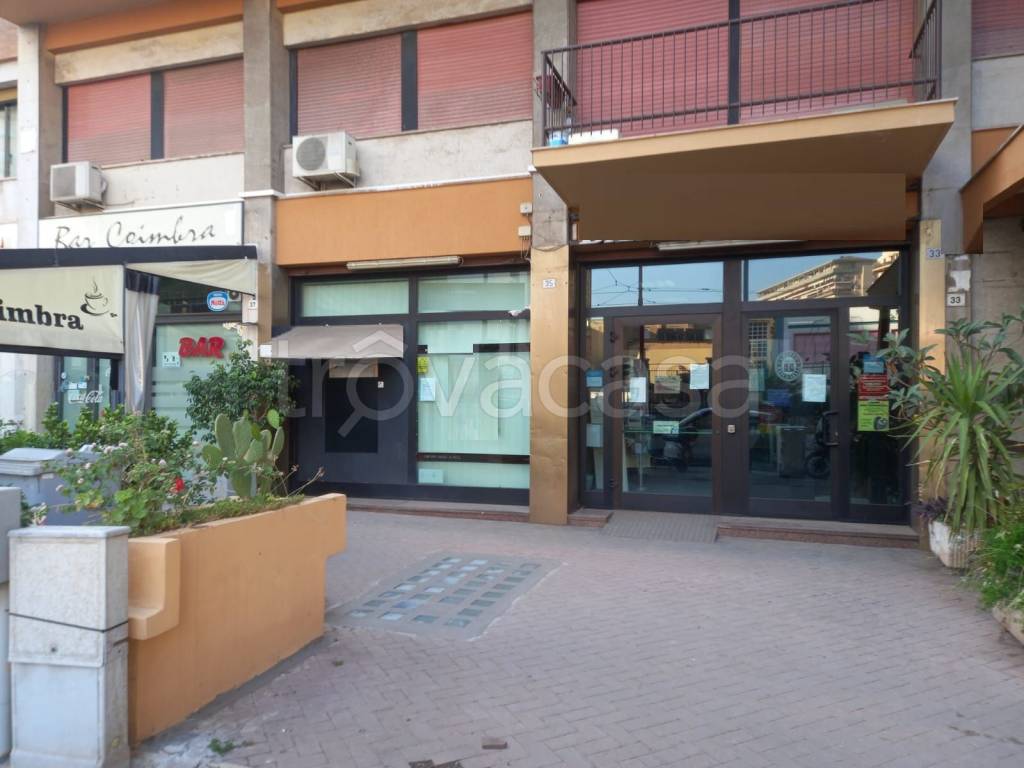 locale commerciale in vendita a Palermo in zona Malaspina/Palagonia