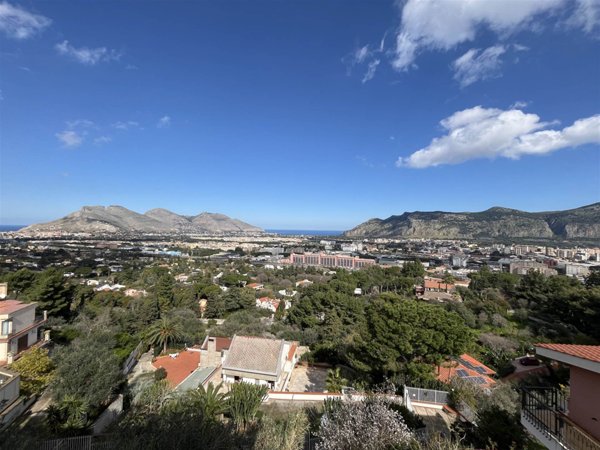 casa indipendente in vendita a Palermo