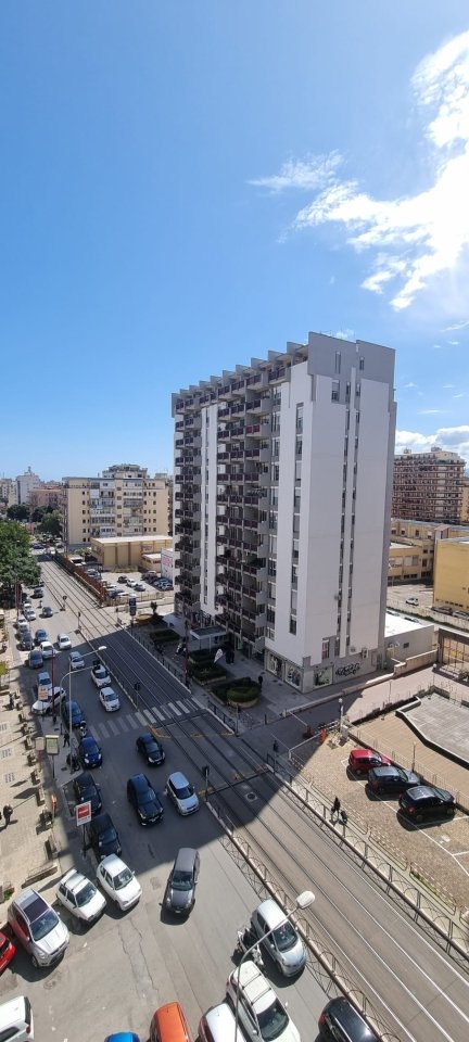 appartamento in vendita a Palermo in zona Malaspina/Palagonia