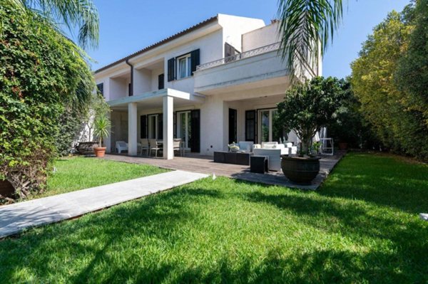 casa indipendente in vendita a Palermo in zona Partanna