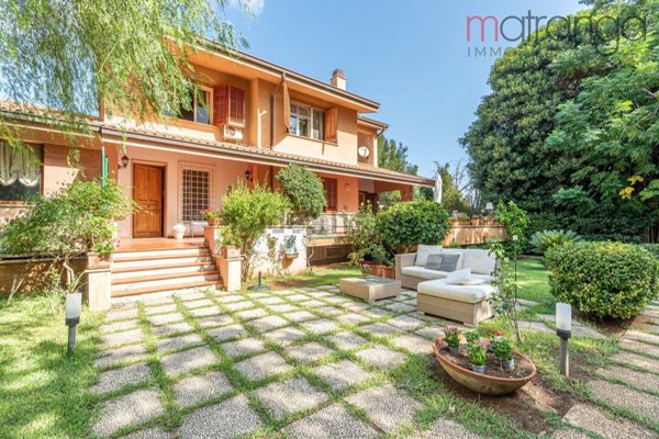 casa indipendente in vendita a Palermo in zona Tommaso Natale
