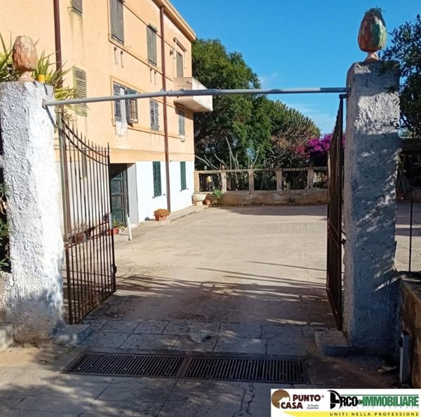 casa indipendente in vendita a Palermo in zona Acqua dei Corsari