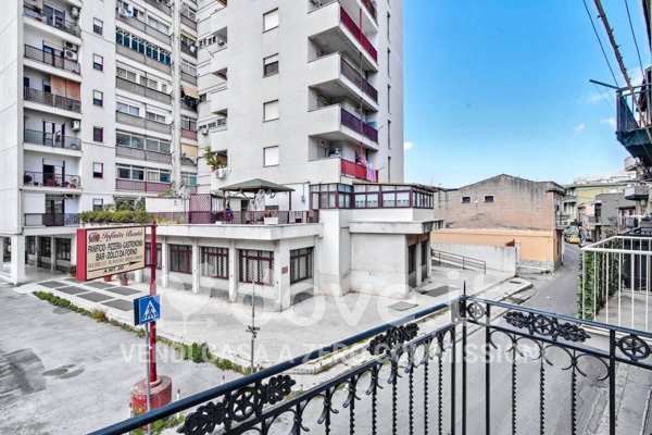 appartamento in vendita a Palermo in zona Partanna