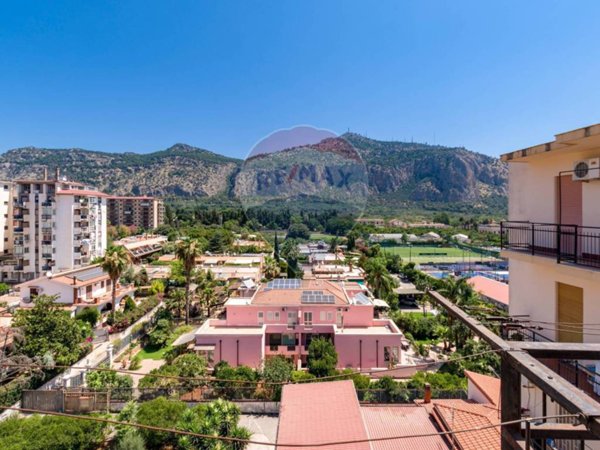 appartamento in vendita a Palermo in zona San Lorenzo