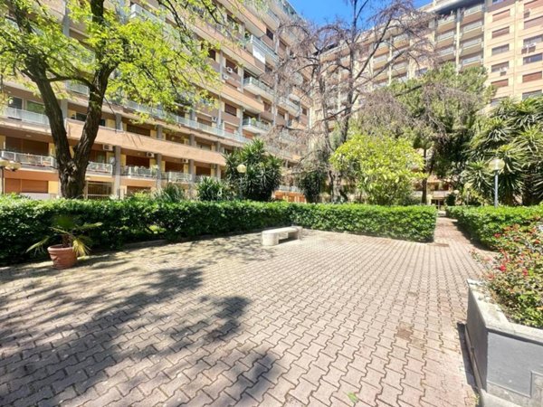 appartamento in vendita a Palermo in zona Malaspina/Palagonia
