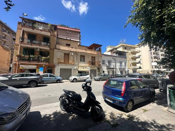 negozio in vendita a Palermo in zona Uditore