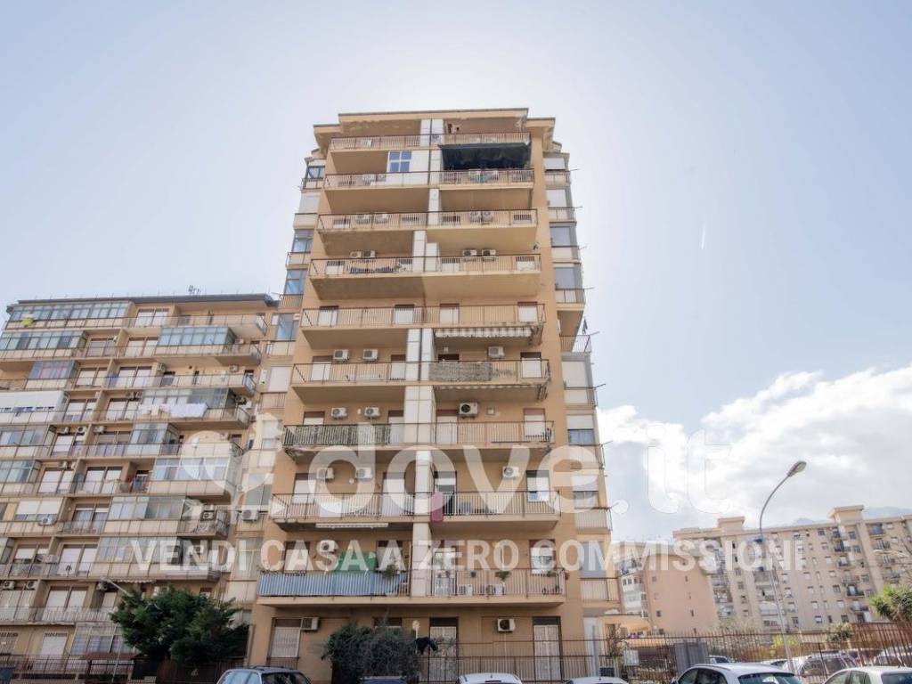 appartamento in vendita a Palermo in zona Montegrappa / Santa Rosalia