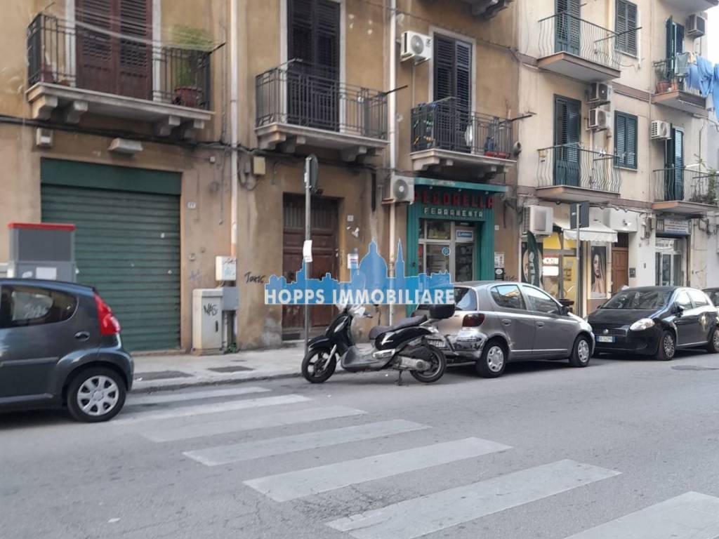 appartamento in vendita a Palermo in zona Malaspina/Palagonia