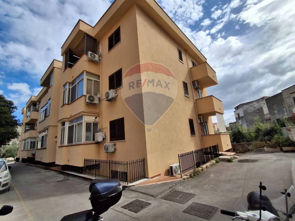 appartamento in vendita a Palermo in zona Villagrazia/Falsomiele