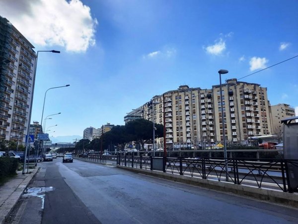 appartamento in vendita a Palermo in zona Malaspina/Palagonia