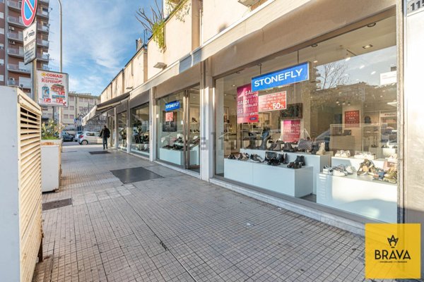locale commerciale in vendita a Palermo in zona Resuttana
